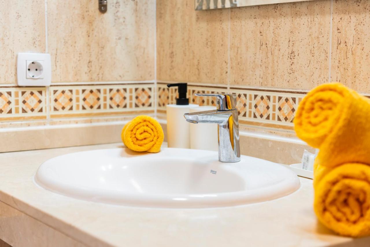 1314 Fabulous 2 Bedroom Accommodation Roof Terrace Callao Salvaje Exterior photo